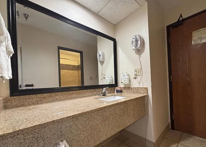 Baymont By Wyndham Hotel